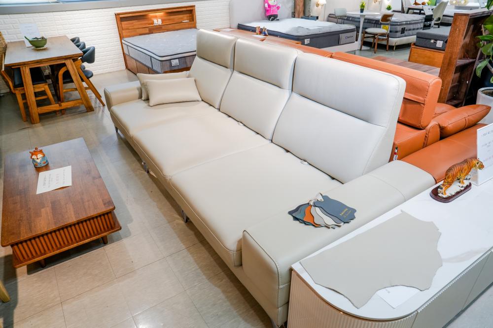 화이트 스윙 가죽소파