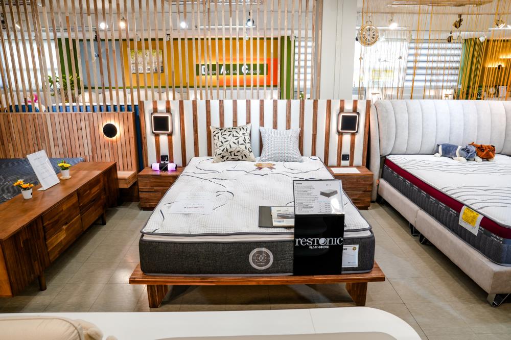 원목 패브릭 침대