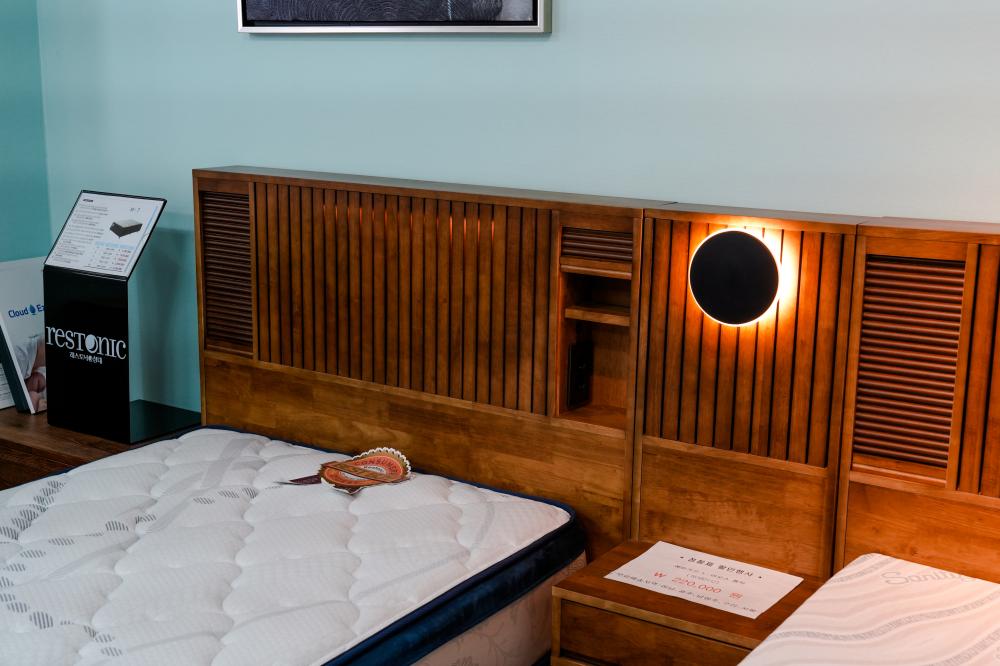 원목 더블 침대