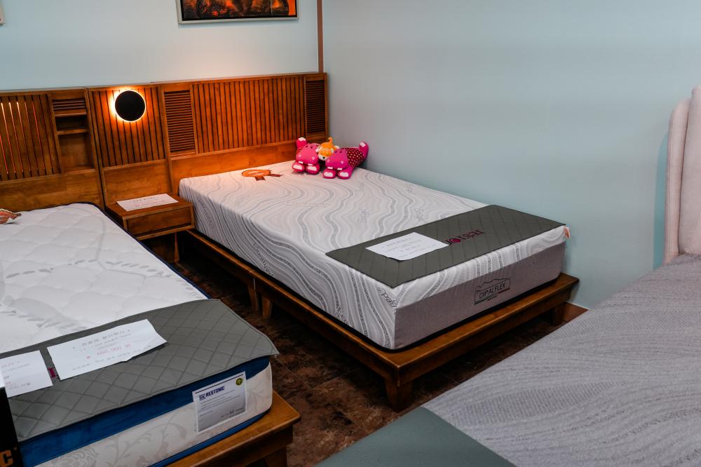 원목 더블 침대