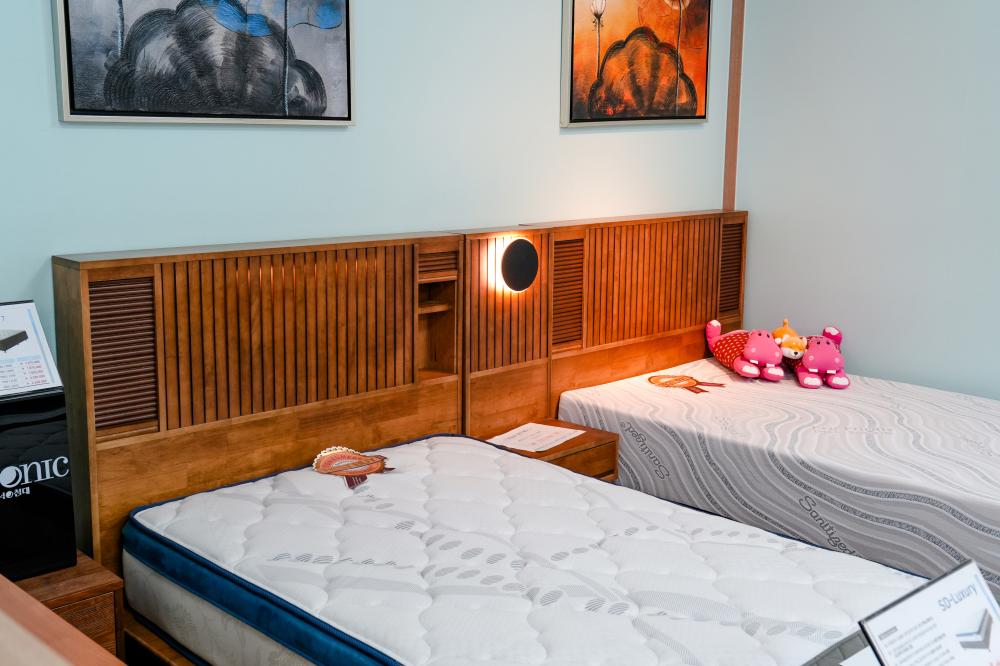 원목 더블 침대